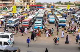 الذباب يغزو بورتسودان .. زهرة الساحل على حافة كارثة صحية