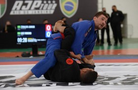 الفضلي والكثيري يتقدمان عناصر منتخبنا الوطني للمشاركة في البطولة