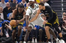 كوري الحاسم يقود ووريرز للفوز على باكس بعد التمديد 