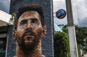 ميسي يسير على خطى بيليه وهنري وبيكهام 