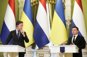 حراك دبلوماسي غربي لنزع فتيل أزمة أوكرانيا