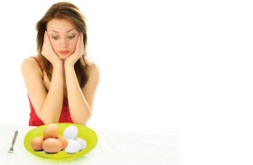 البيض البني أو الأبيض.. أيهما أفضل لصحتك؟