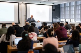 الفائز بـ(نوابغ العرب) عن فئة الاقتصاد : الجائزة تُذكّر بالإرث العلمي والفني للعالم العربي