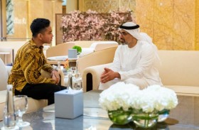 خالد بن محمد بن زايد يستقبل عمدة مدينة سوراكارتا «سولو» الإندونيسية