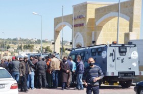 ملك الأردن يزور المستشفى ووزير الصحة يستقيل بعد حادثة «الأوكسجين» وجلسة طارئة للبرلمان