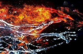 تهاجم جارتها بماء النار بسبب الأطفال