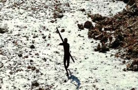 قبيلة معزولة تقتل ‏أي شخص يقترب منها