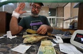 سوريون يأملون ببدء التعافي بعد رفع العقوبات الغربية 