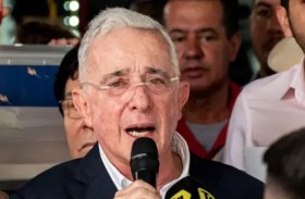 القضاء الكولومبي يدين ألفارو أوريبي بجرم التأثير على شهود 