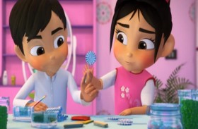 طفلان يحولان المناهج الدراسية الصعبة لأفلام كارتون