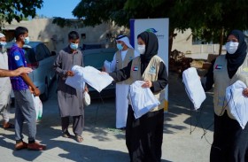 خيرية الفجيرة توزع الحقيبة الشتوية على عمال الإمارة