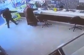 محاولة سطو غبية على محل صرافة 