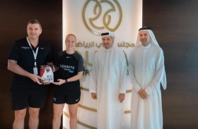 بيث ميد نجمة أرسنال والمنتخب الإنجليزي تزور مجلس دبي الرياضي وتبحث سبل الاستثمار