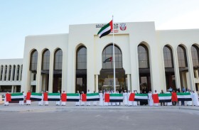 بلدية مدينة العين تطلق حملة  «علمنا يستاهل»