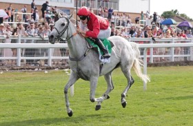 «عبية عذبة» تحرز لقب سباق كأس فاطمة بنت مبارك للخيول العربية