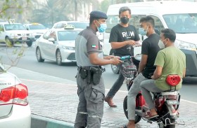 شرطة أبوظبي تكثف ضبط مخالفي اشتراطات استخدام الدراجات الكهربائية