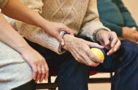 تعذيب مسن في دار رعاية!