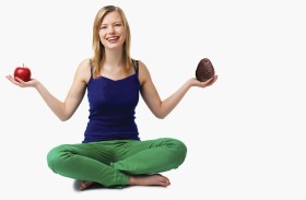 8 أطعمة أساسية تجعلكِ أصغر سناً.. جربيها بنفسك