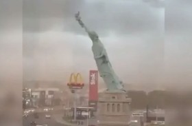 انهيار تمثال الحرية «البرازيلي» أمام المارة بفعل الرياح