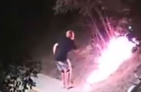 رجل يشعل حريقا متعمدا في غابة