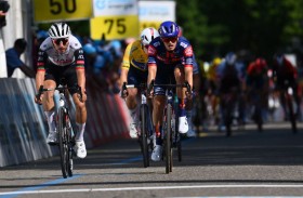 الإمارات «اكس ار جي» للدراجات الهوائية ثانيا في المرحلة الثالثة لطواف سويسرا