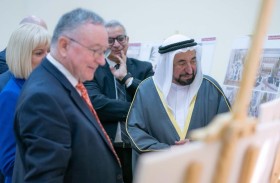 حاكم الشارقة يبحث التعاون بين جامعتي خورفكان وإكستر البريطانية 