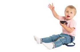 فوائد وأضرار الهاتف على صحة الأطفال