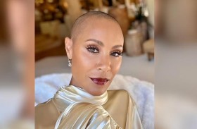 جادا سميث​ تحتفل بيوم أصلع يعني جميل