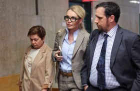 كايا سوكولا تدلي بشهادتها ضد هارفي واينستين