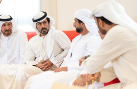 خليفة بن طحنون بن محمد يُقدِّم واجب العزاء في وفاة موزة علي المزروعي