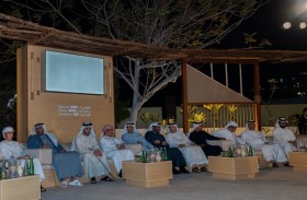 الأرشيف والمكتبة الوطنية يمتع جمهوره بالخيول العربية القديمة في أبوظبي، وبفن التشوليب