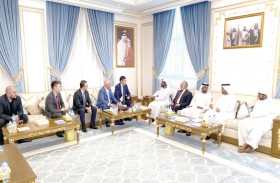 سفير كازاخستان يزور مركز سالم بن حم الثقافي