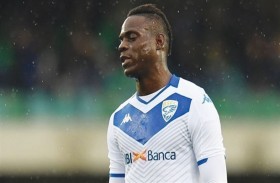 بالوتيلي للاعبين الأفارقة: دعونا نرحل  عن «أوروبا العنصرية»!