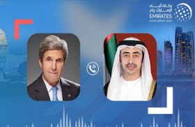 عبدالله بن زايد وجون كيري يبحثان هاتفيا ملفات المناخ والطاقة والأزمة في أوكرانيا