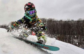 ابنة السادسة تحقق أرقاماً قياسية برياضة السنوبورد