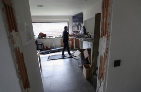 يمشي 1500 كيلومتر بسبب العزل