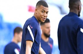 مبابي... مهاجم «الديوك» الصامت! 