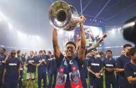 الظاهرة الفرنسي دويه... صعود صاروخي لابن الـ 20 عاما 