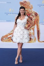 الممثلة الأمريكية هيذر توم خلال حفل ختام مهرجان مونت كارلو التلفزيوني الـ64 في موناكو. ا ف ب