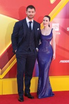 الممثلة الأمريكية راشيل بروسنان والممثل الأمريكي ديفيد كورنسويت يحضران العرض الأول لفيلم «سوبرمان» في لوس أنجلوس. ا ف ب