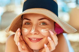 مع اقتراب الصيف.. كريم الشمس يحميك من «مرض خطير»