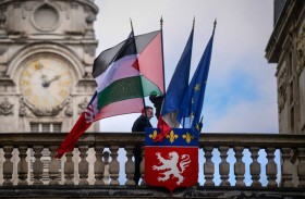 انقسام في فرنسا بشأن رفع العلم الفلسطيني على مباني بلديات 