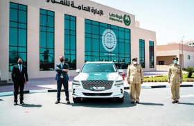 جمعة الماجد تعزز أسطول شرطة دبي بسيارة  جينيسيس GV80