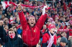 علماء يكتشفون سبب هوس البعض بكرة القدم