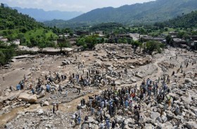 تلاشي آمال العثور على ناجين بعدما غمرت الفيضانات قرى في باكستان 