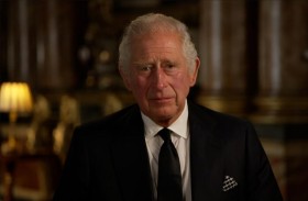 شركة الملك تشارلز تمنع بريطانياً من إصلاح سقف منزله