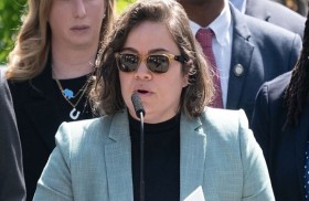 موظفة تكافح الفئران بأجر 155 ألف دولار