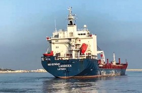 سفينة تحمل شحنة حبوب أوكرانية تغادر لبنان وكييف تحتج