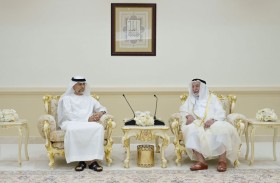 حاكم الشارقة يستقبل وزير الطاقة والبنية التحتية