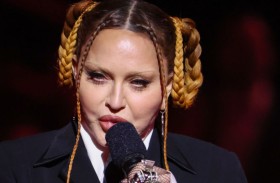 سقوط مؤلم لمادونا على المسرح